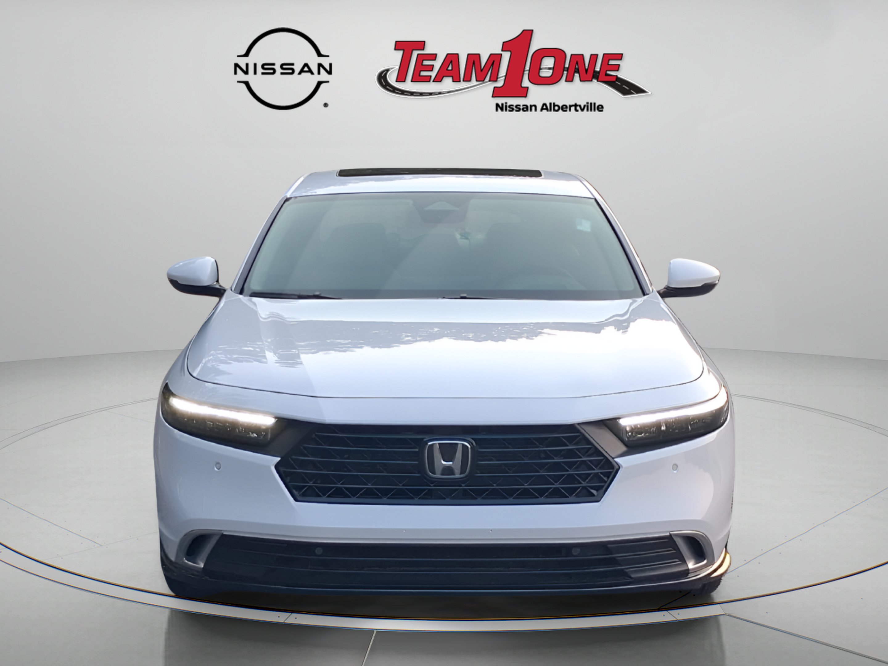 Used 2026 White Honda Touring image 2