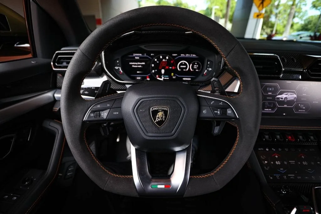 Used 2026 Verde Gea Lucido Metallic Lamborghini SE image 31