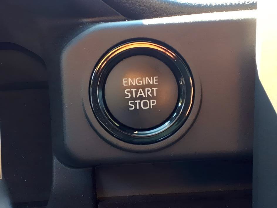 Used 2025 Ice Cap Toyota SR5 image 18