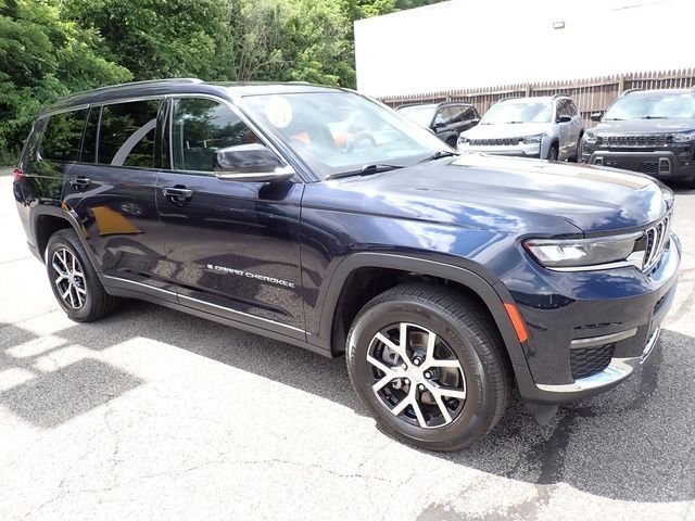 Certified Used 2023 Black Jeep Limited image 9
