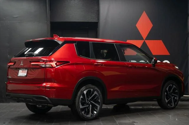 2025 Mitsubishi Outlander Plug-in Hybrid SE - Photo 6