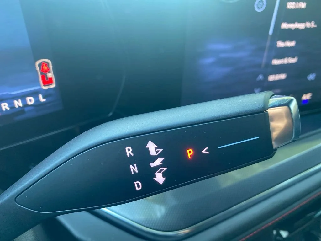 Used 2025 Iridescent Pearl Tricoat Chevrolet RST image 24