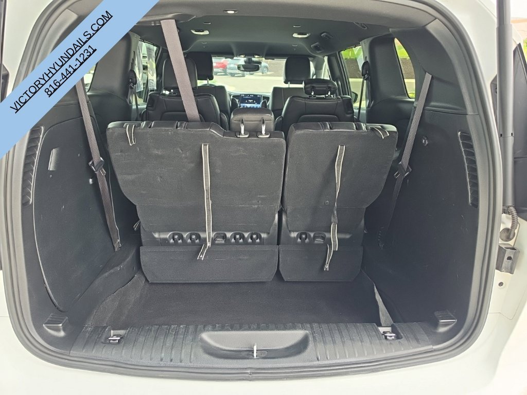 Used 2025 White Chrysler Select image 35