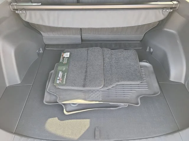 Used 2023 Green Toyota XLE image 9