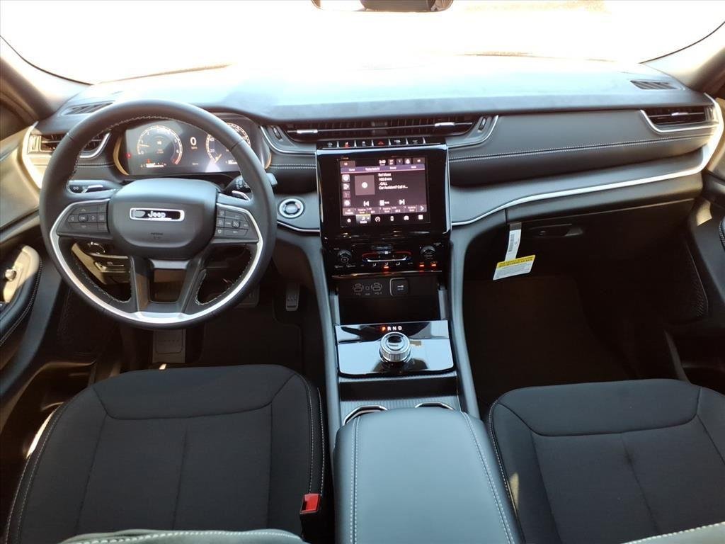2025 Jeep Grand Cherokee Laredo - Photo 26