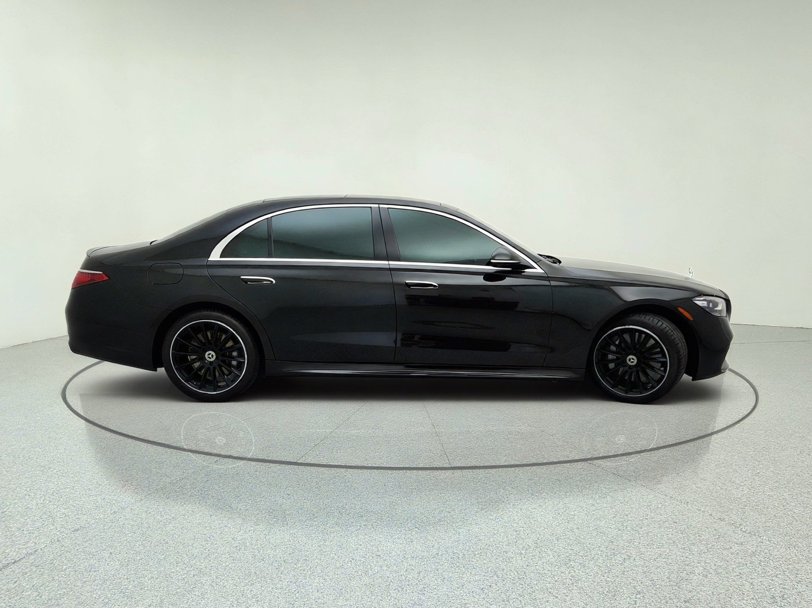 Certified Used 2022 Black Mercedes-Benz S 580 image 12