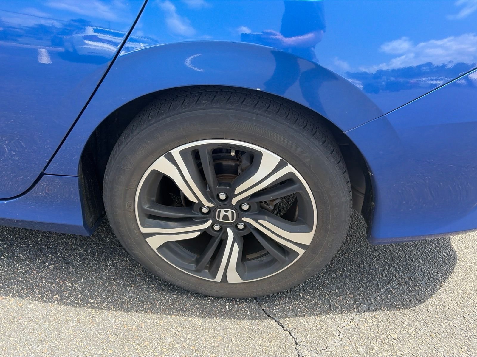 Used 2016 Blue Honda Touring image 11