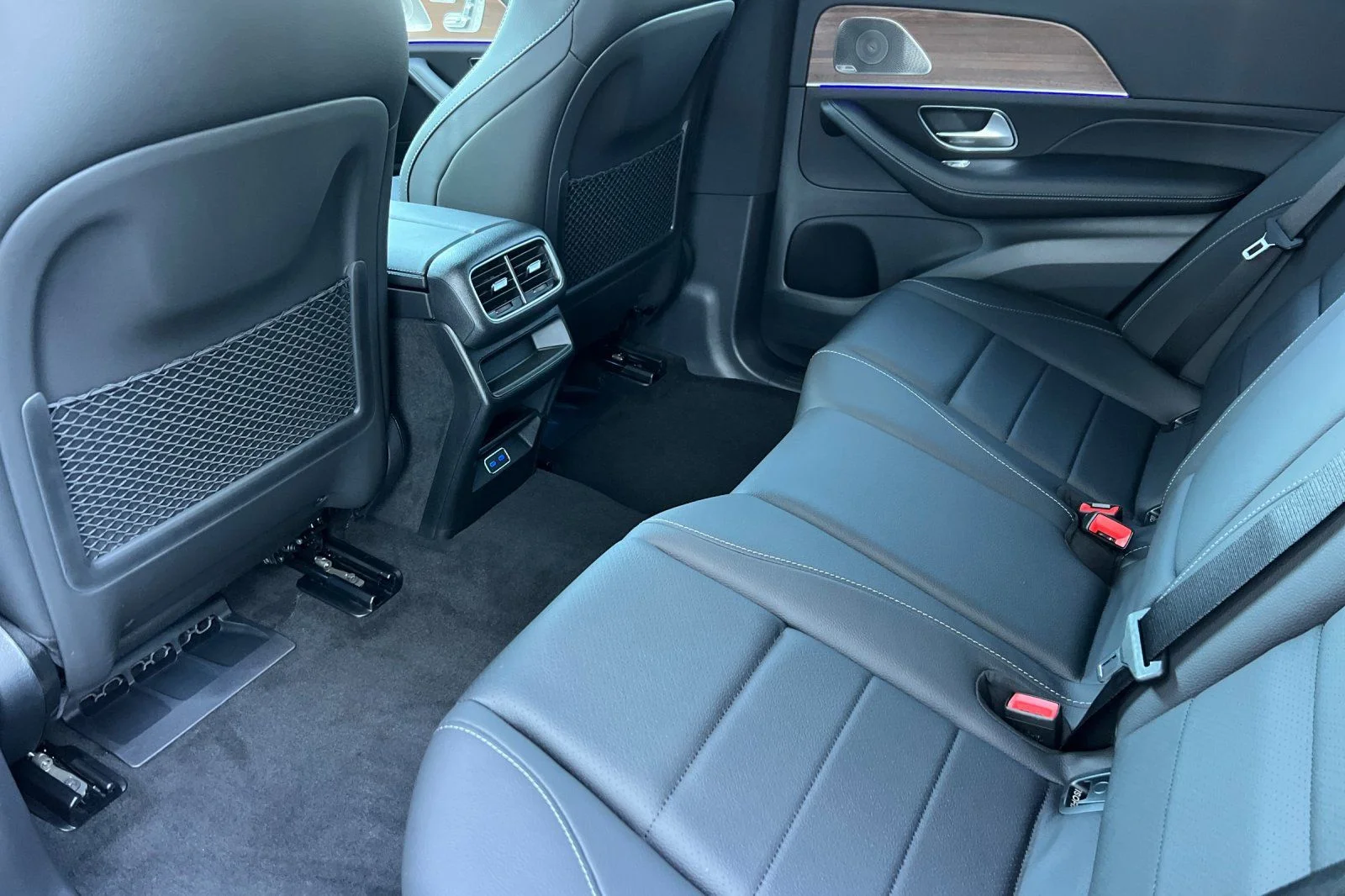 New 2026 Gray Mercedes-Benz GLE 350 image 4