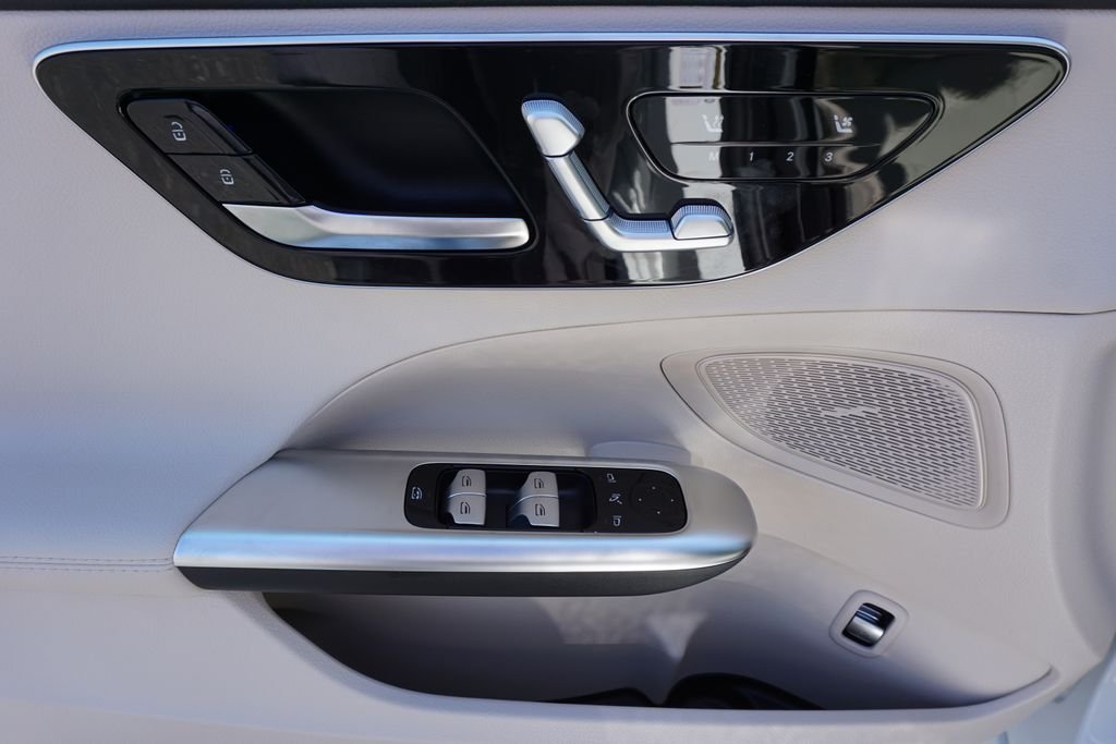 2025 Mercedes-Benz C-Class Sedan C 300 - Photo 19