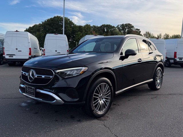 Certified Used 2024  Mercedes-Benz GLC 300 image 3