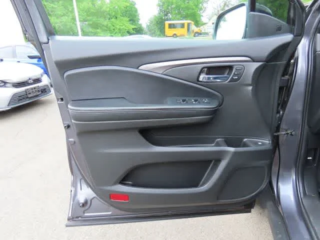 Certified Used 2022 Modern Steel Metallic Honda RTL image 16