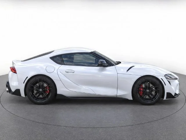 Used 2021  Toyota 3.0 image 8