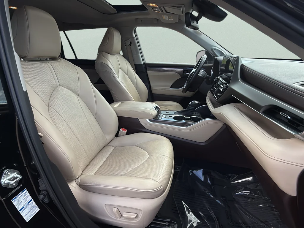 Used 2020 Amber Toyota Limited image 15