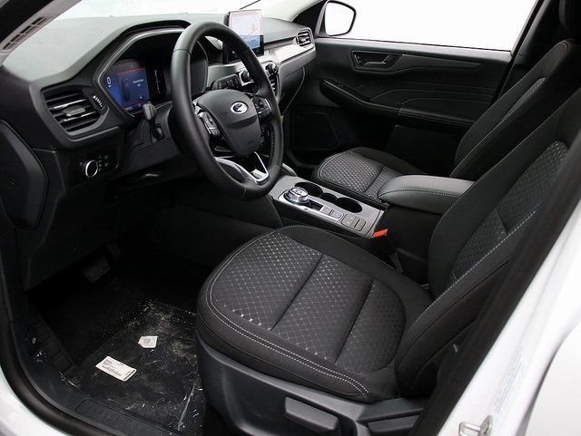 New 2026 Oxford White Ford Active® image 10