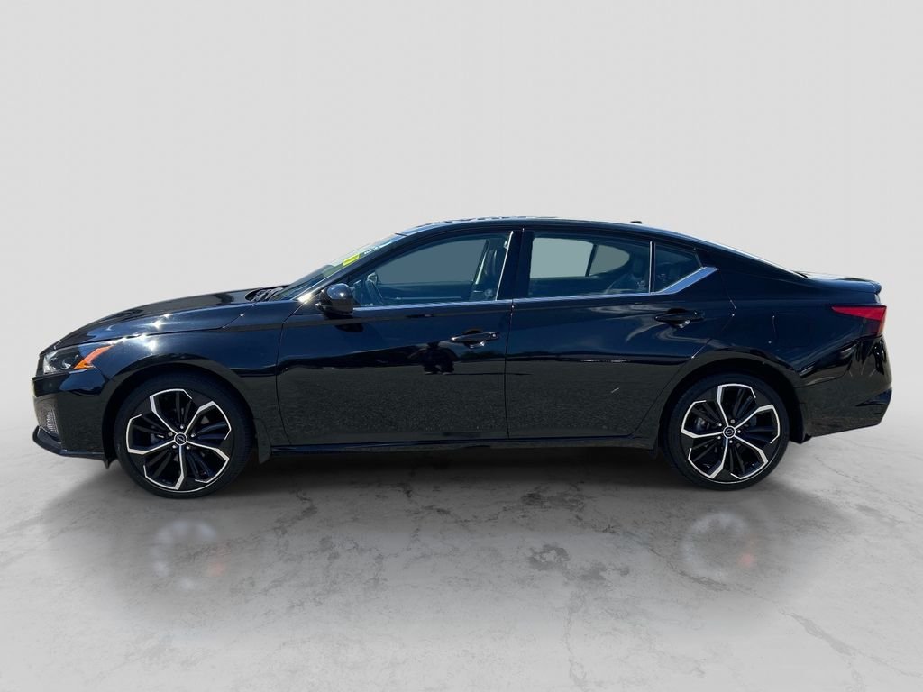 Used 2023 Black Nissan 2.5 SR image 2