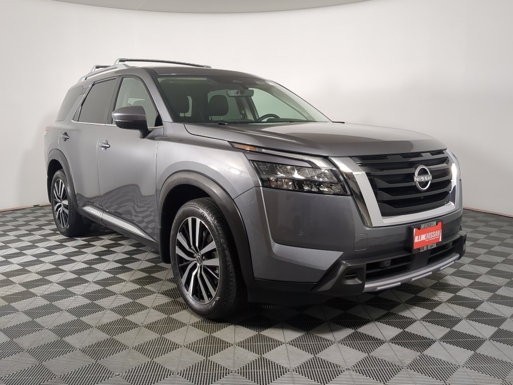 2025 Nissan Pathfinder Platinum 4WD's photo