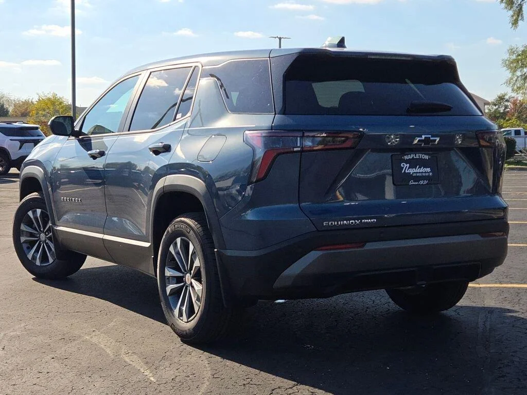 2027 Chevrolet Equinox LT - Photo 13