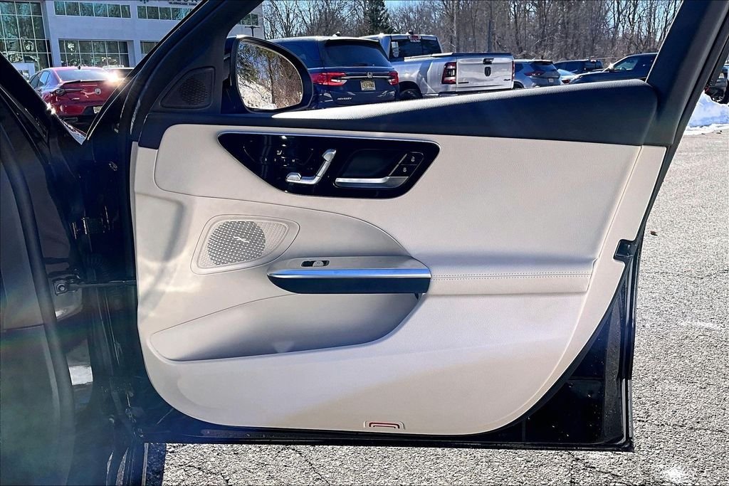 Certified Used 2022 Black Mercedes-Benz C 300 image 19