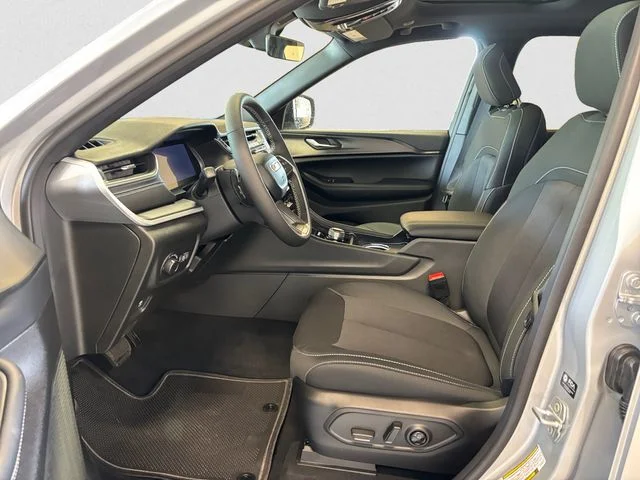 New 2026 Silver Jeep Laredo X image 10