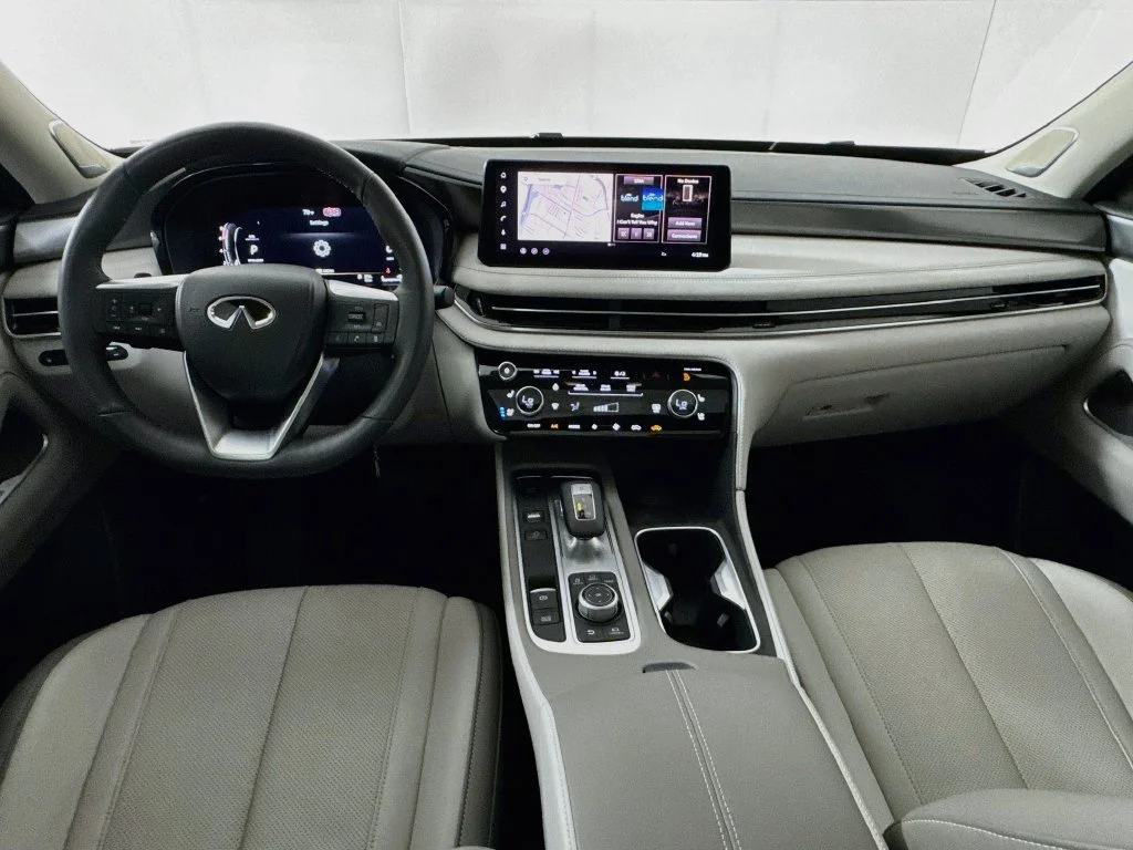 Certified Used 2027 White INFINITI LUXE image 30