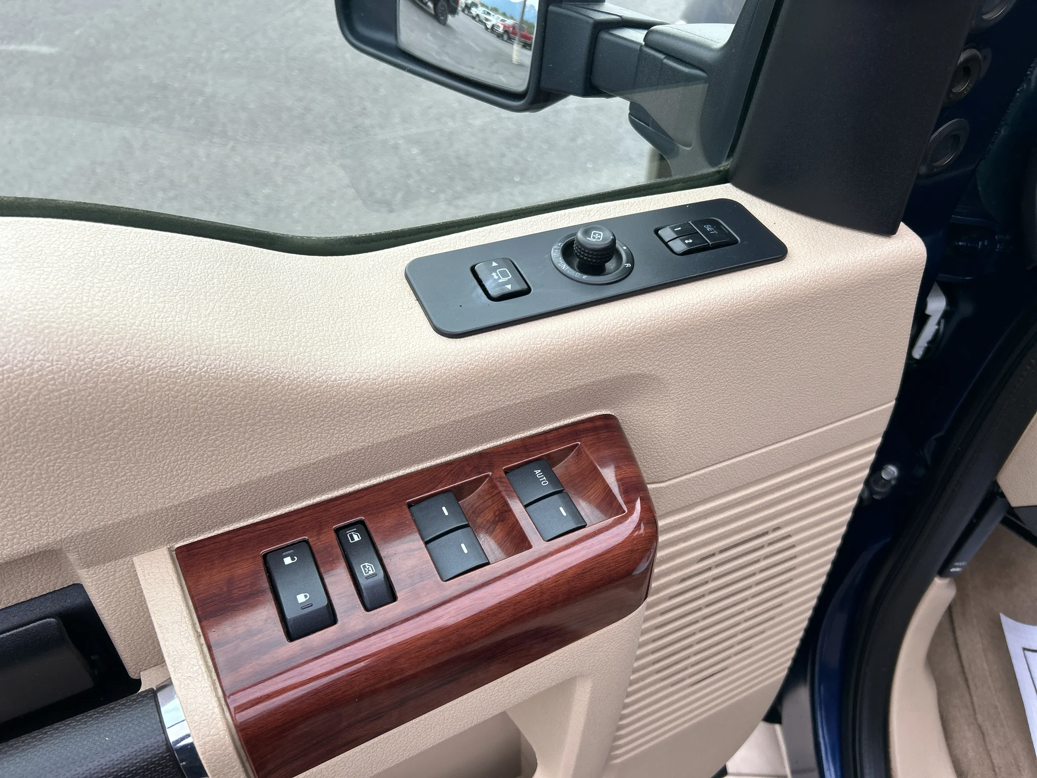 Used 2008 Dark Blue Pearl Clearcoat Metallic Ford King Ranch image 10