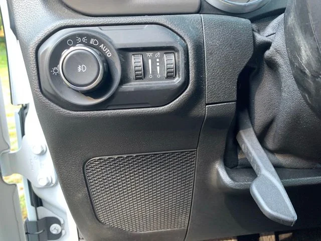 Used 2020 White Jeep Unlimited Sport S image 25