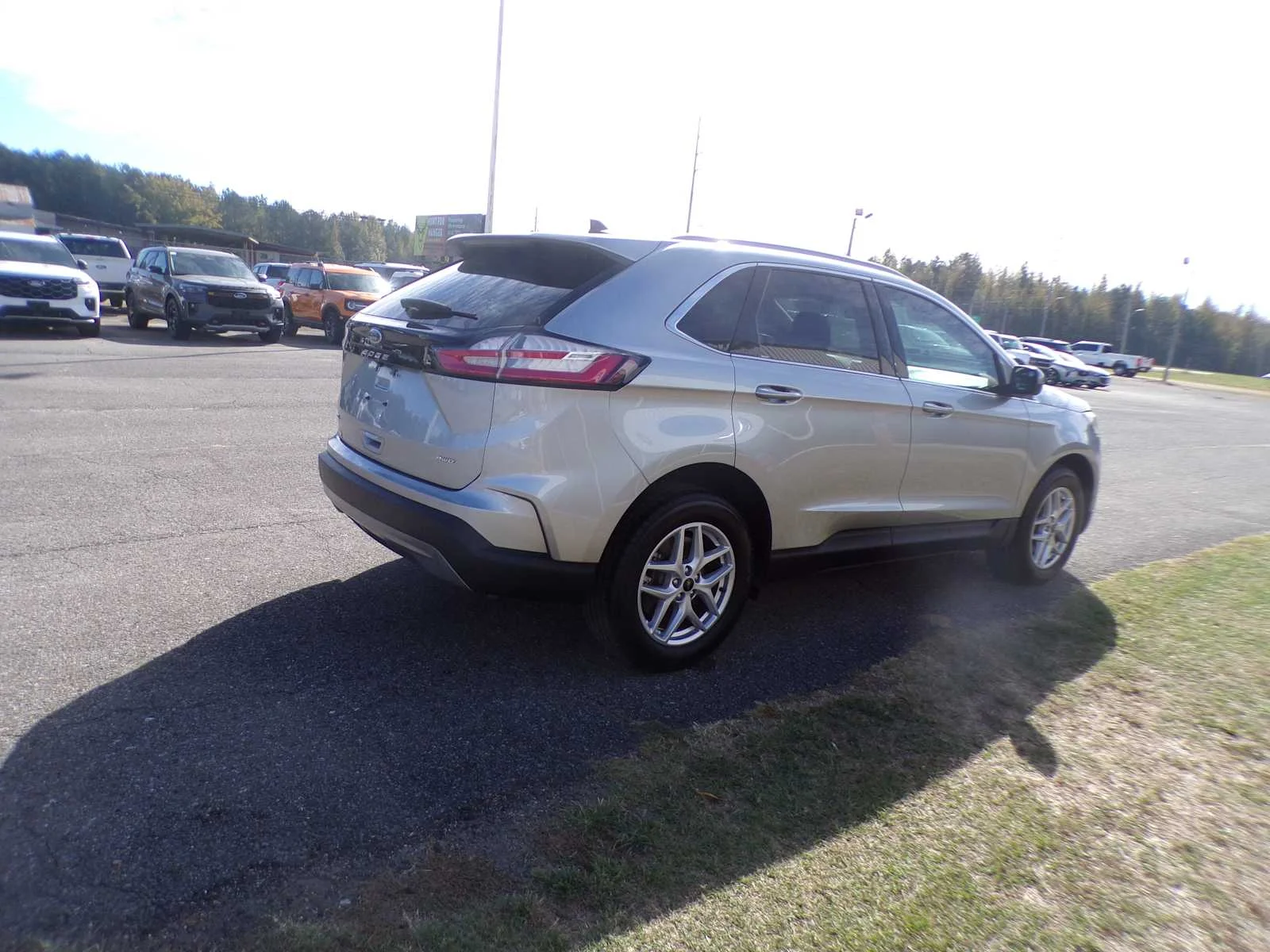 Used 2023 Iconic Silver Metallic Ford SEL image 5