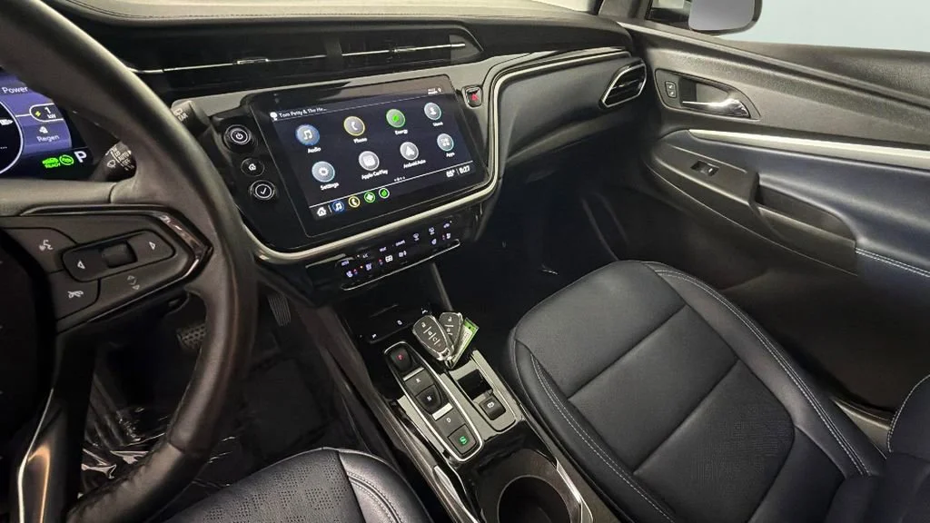 Used 2023 Summit White Chevrolet Premier image 19