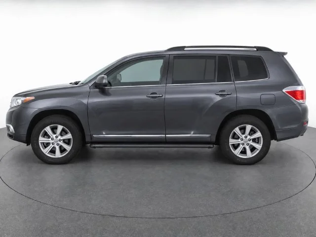 Used 2011 Magnetic Gray Metallic Toyota Base image 7