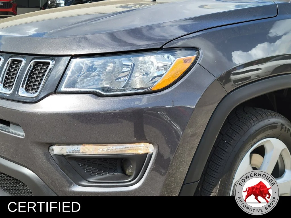 Used 2019 Gray Jeep Latitude image 10