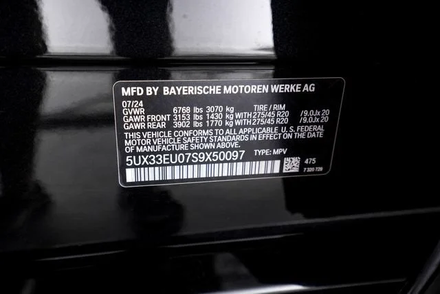 Used 2025 Black Sapphire Metallic BMW M60i image 70
