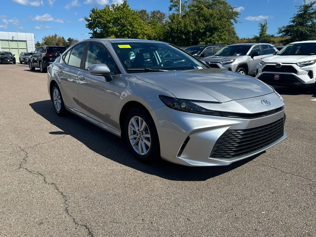 Used 2025 Silver Toyota LE image 9