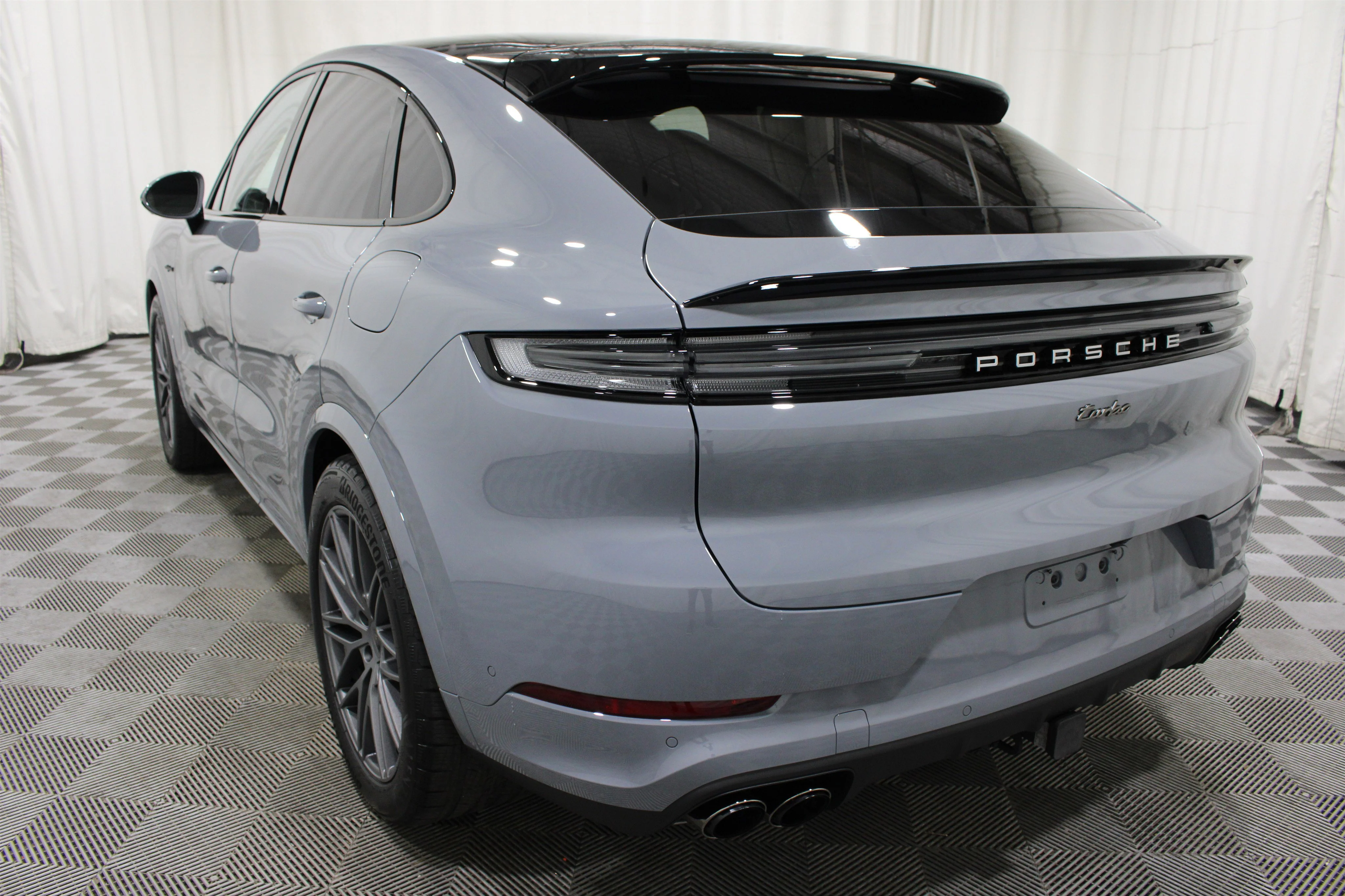 2025 Porsche Cayenne Coup Turbo E-Hybrid - Photo 35