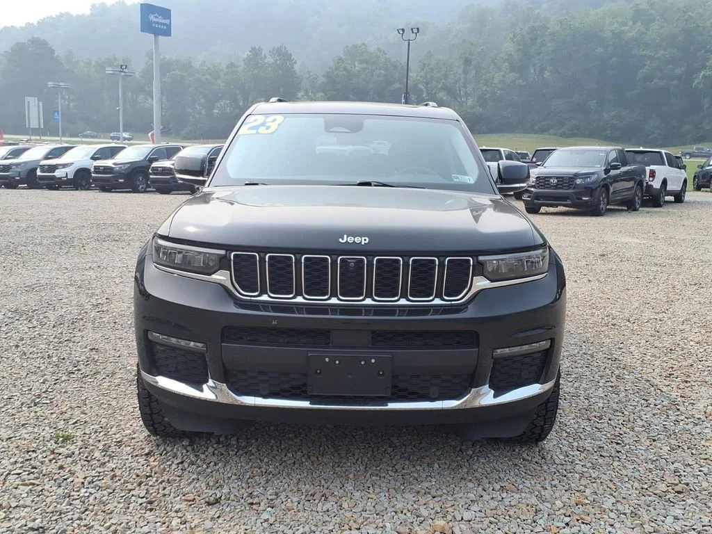 Used 2023 Black Jeep Limited image 3