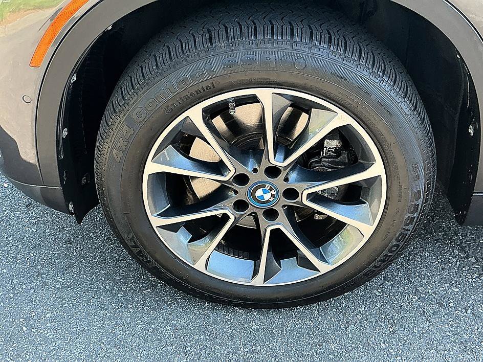 Used 2018 Dark Graphite Metallic BMW xDrive40e iPerformance image 7