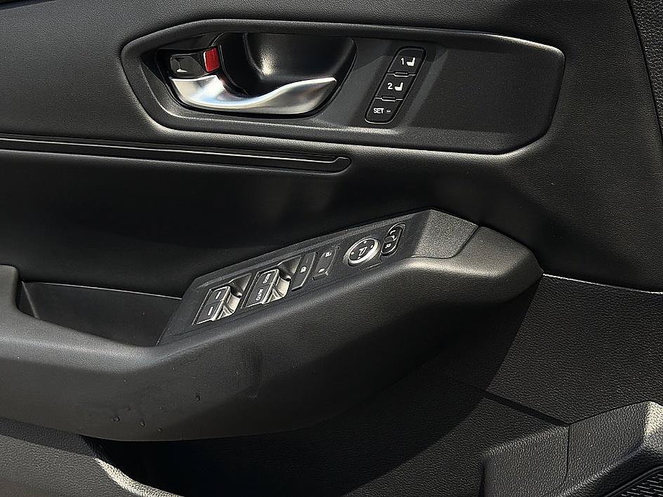 Used 2024 Canyon River Blue Metallic Honda EX-L image 20
