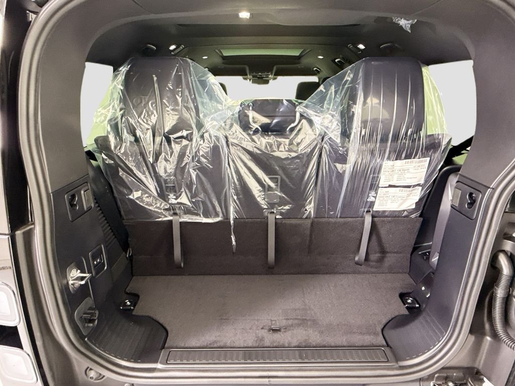Used 2026 Fuji White Land Rover S image 29