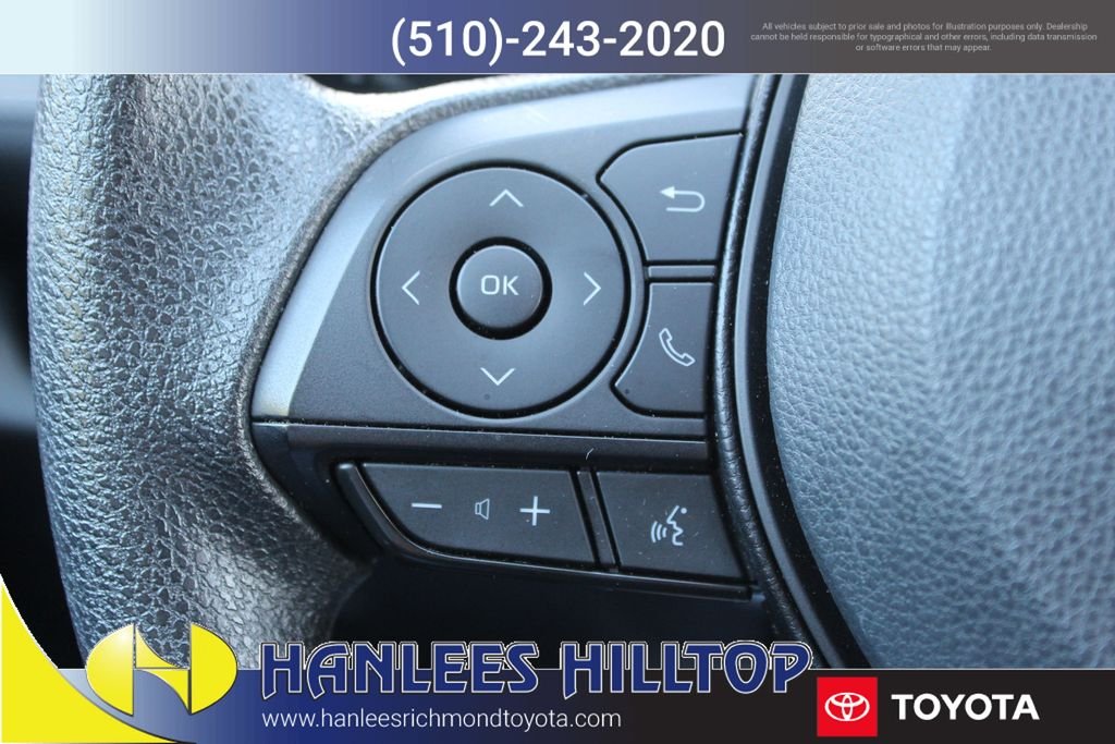 2025 Toyota RAV4 XLE - Photo 26
