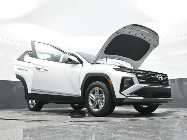 New 2026 White Hyundai SE image 32