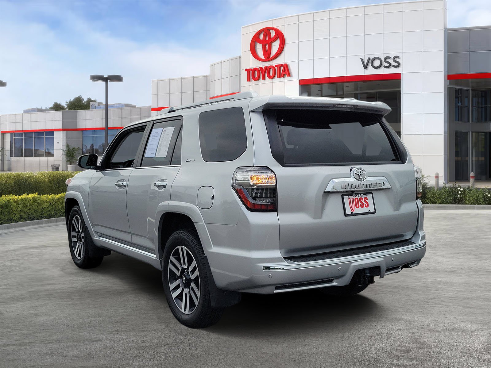 2024 Toyota 4Runner Limited, photo 2 of 12