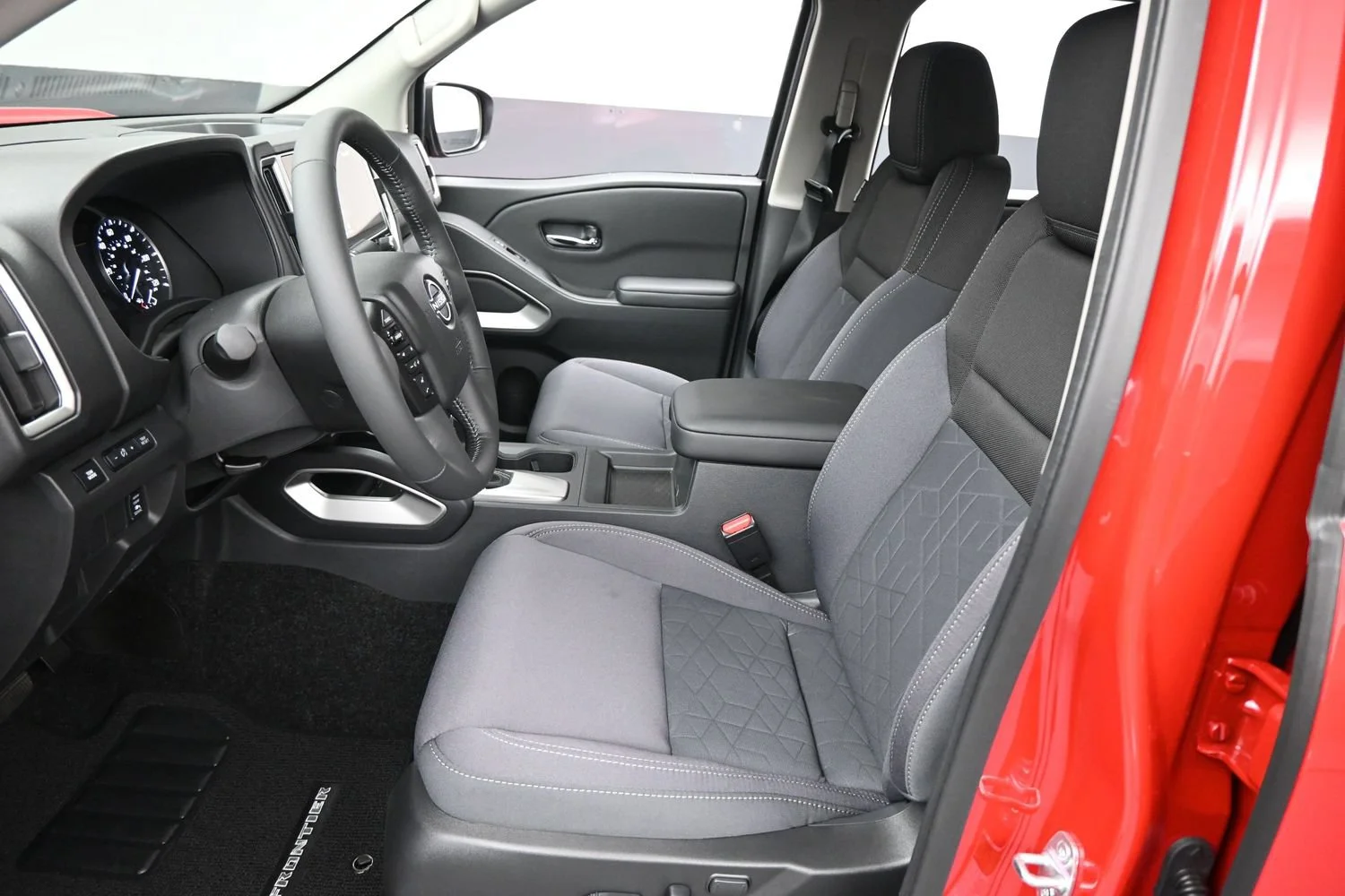 2026 Nissan Frontier SV - Photo 9
