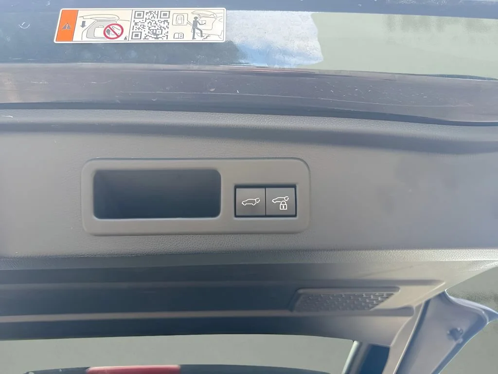 Used 2025  Toyota SR5 image 32