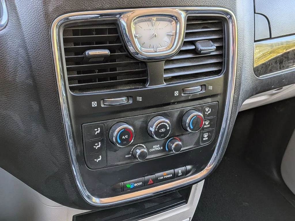 Used 2015 Gray Chrysler LX image 18