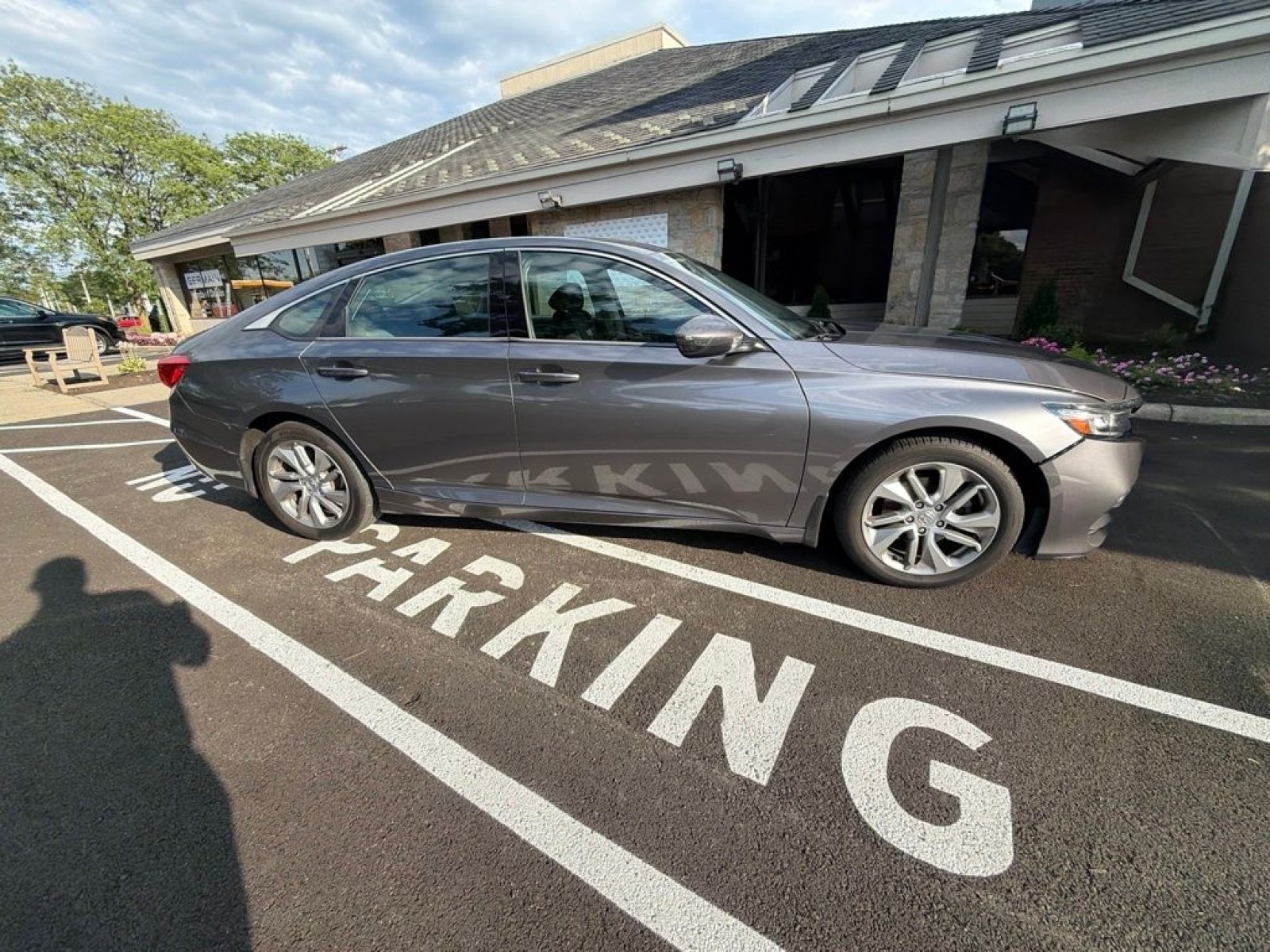 2019 Honda Accord LX - Photo 8