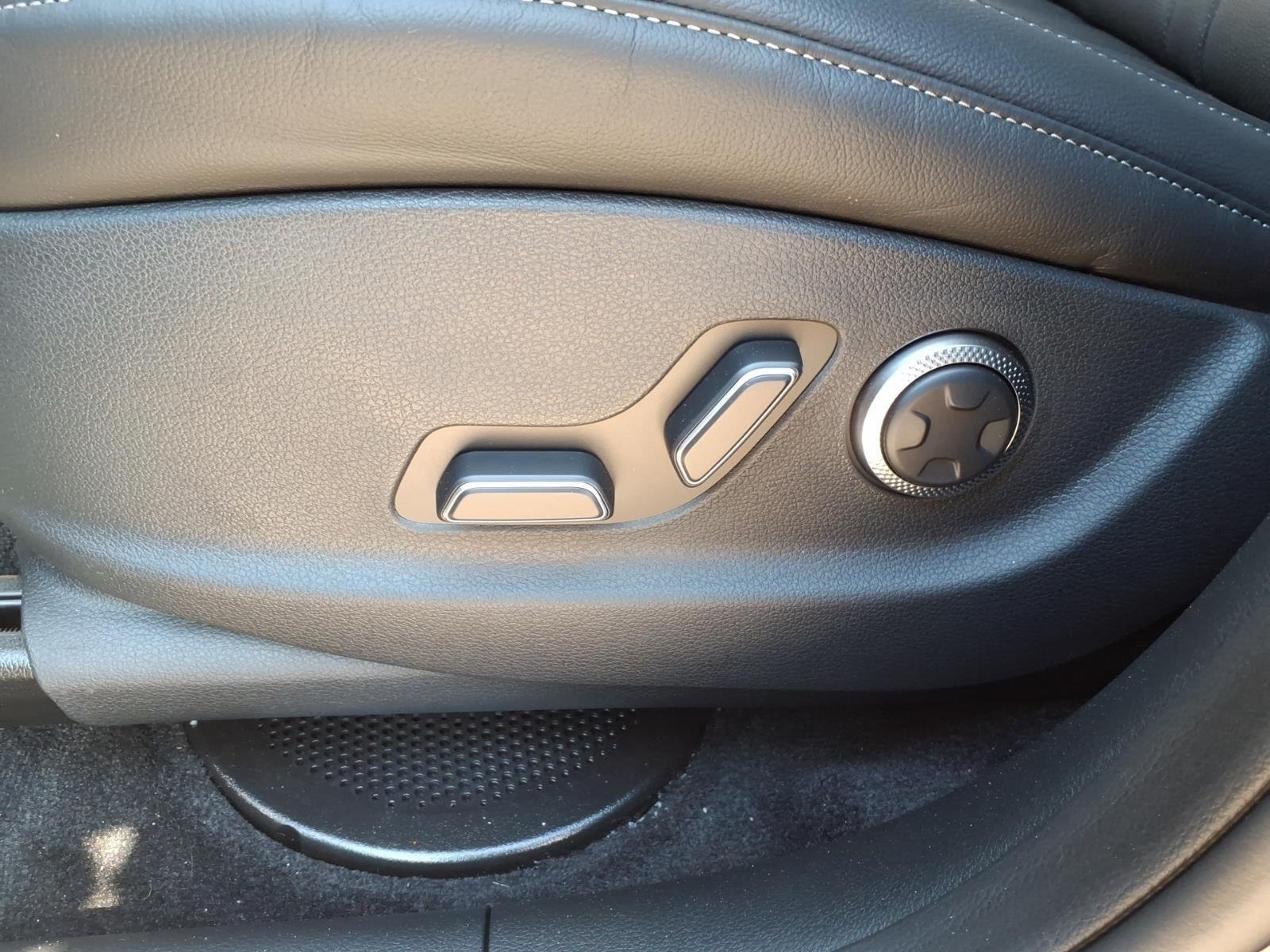 2026 GENESIS GV80 Standard - Photo 15