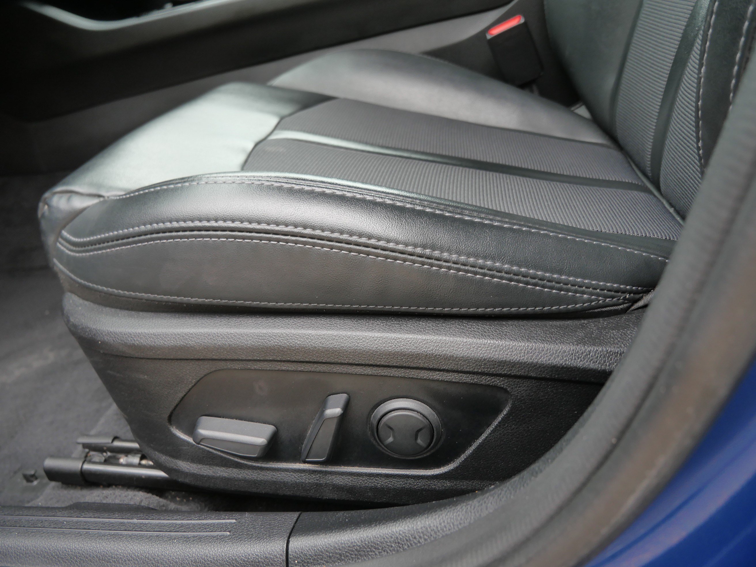 Used 2022 Sapphire Blue Kia GT-Line image 20