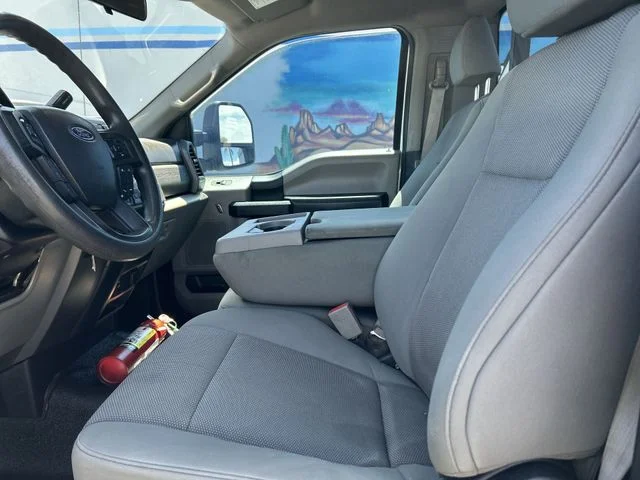 Used 2019 White Ford XL image 15