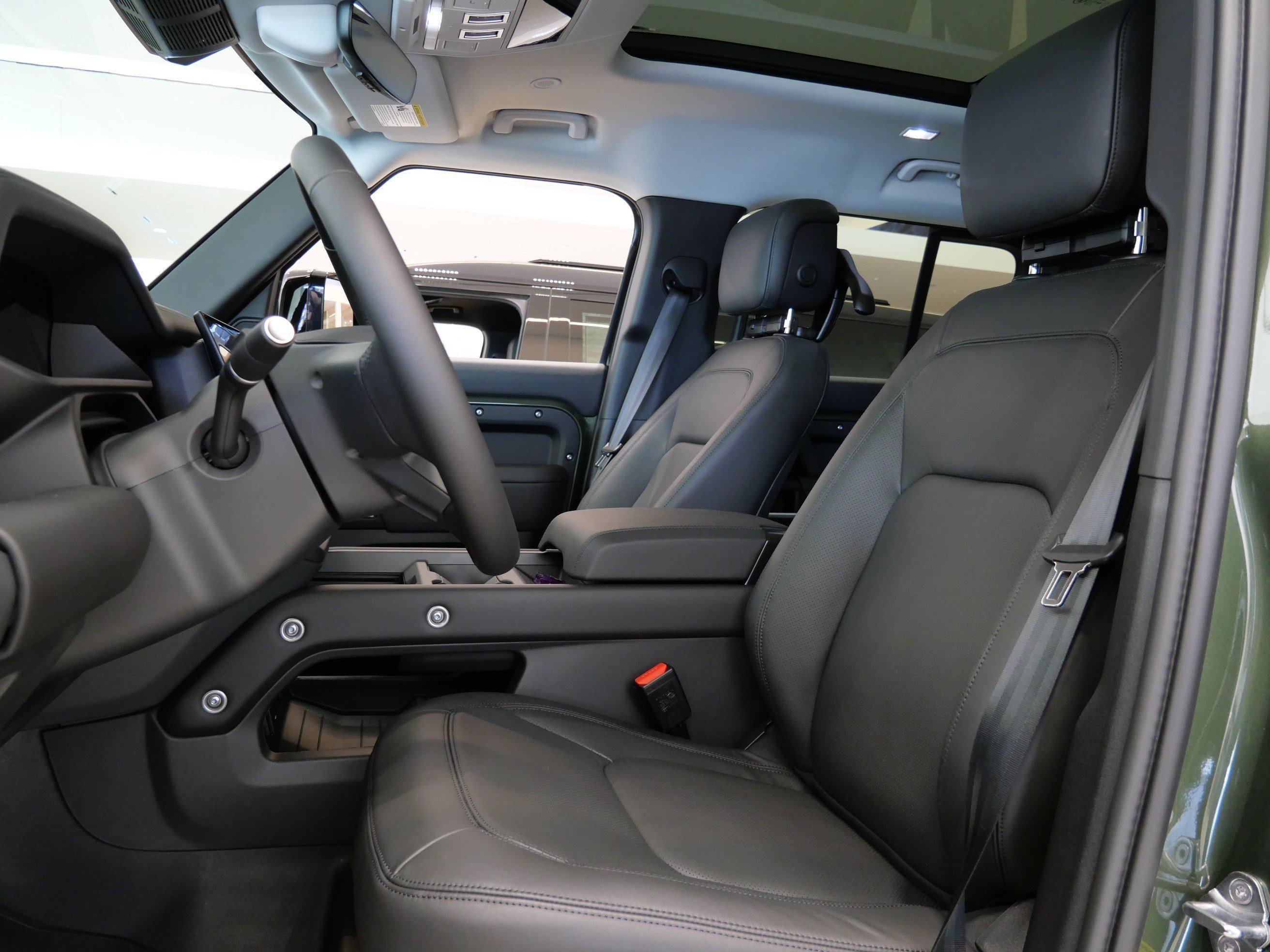 New 2026 Woolstone Green LAND ROVER X-Dynamic SE image 4