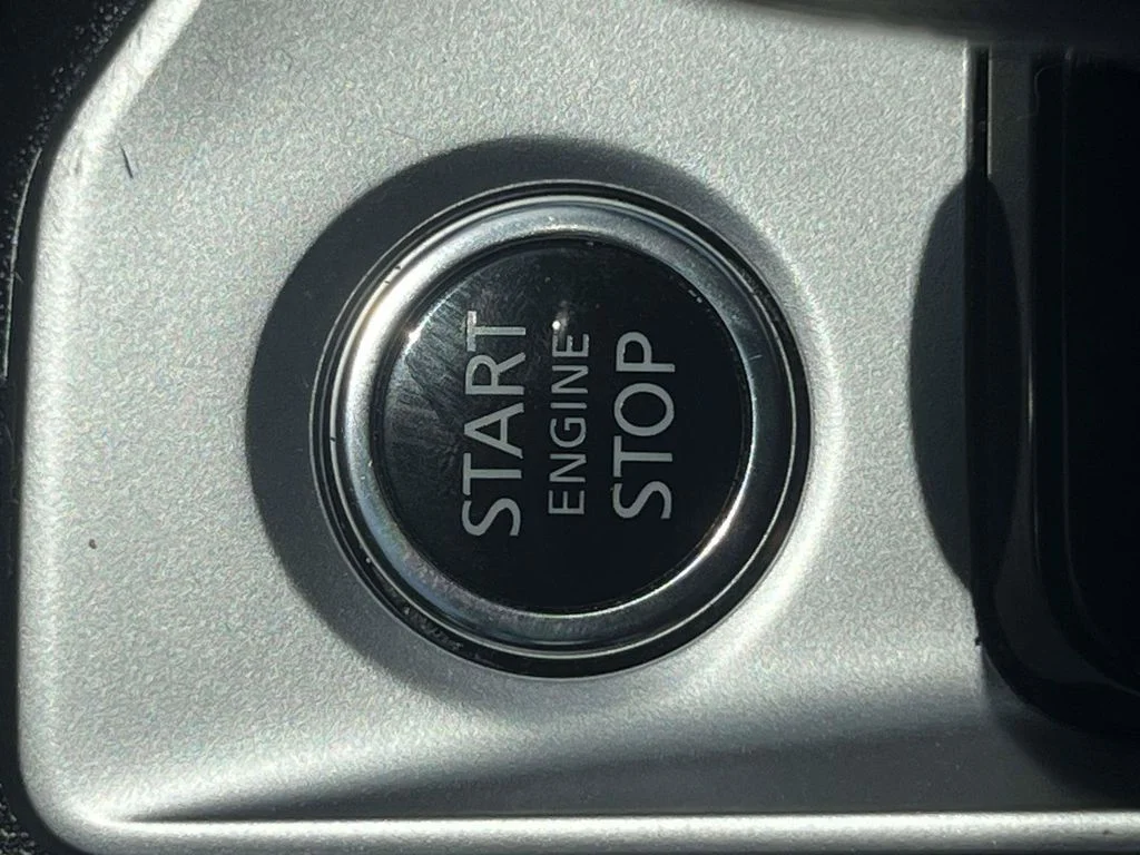 Used 2025 Red Nissan 2.5 SV image 24