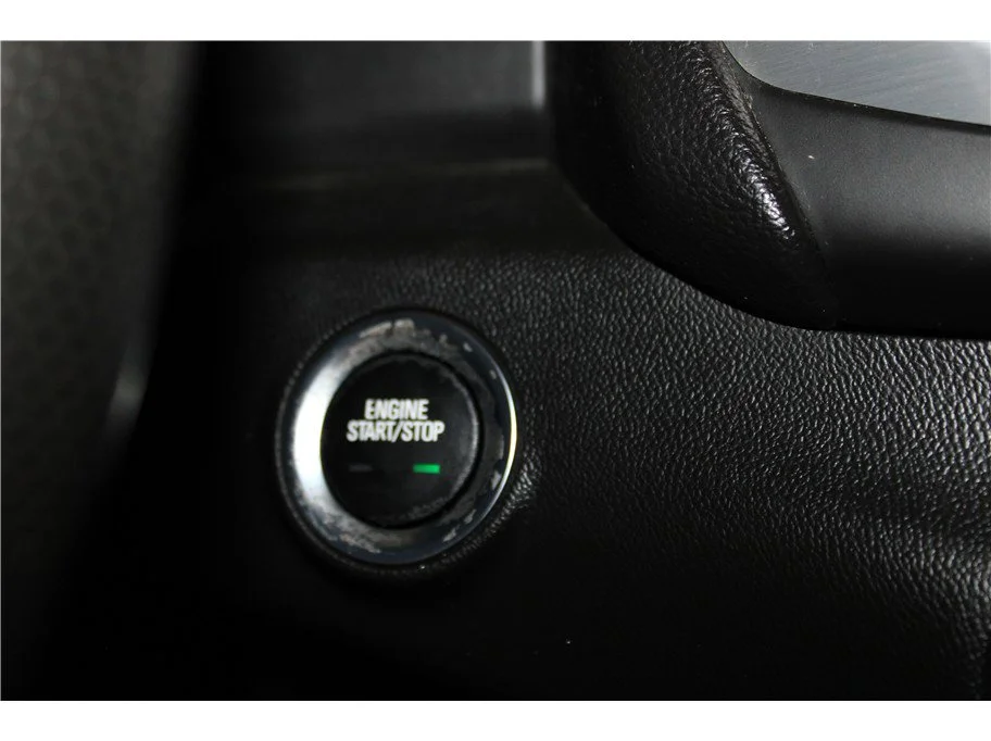 Used 2022 Summit White GMC SLE image 30
